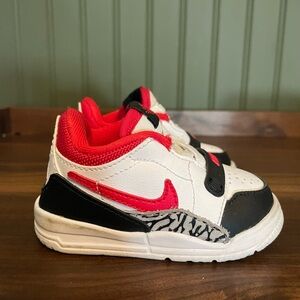Nike Toddler Red and Black Sneakers